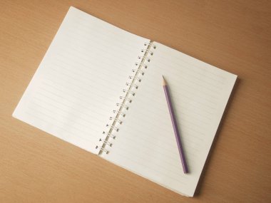 masada açık kitap kapatın