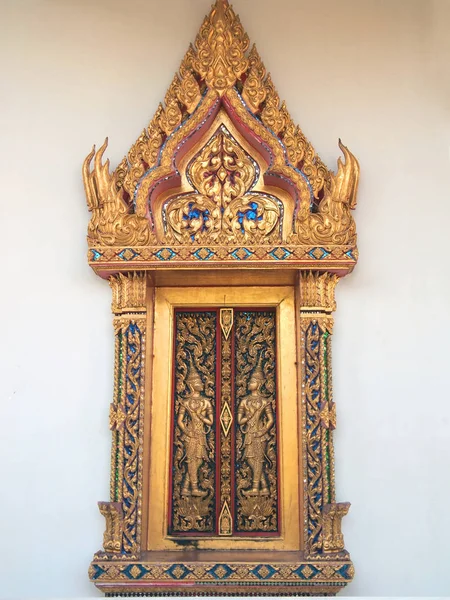 Bella Finestra Oro Nel Tempio Tailandese — Foto Stock