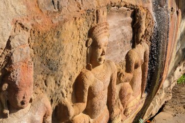 Buda'nın yüzünde antik taş oyma