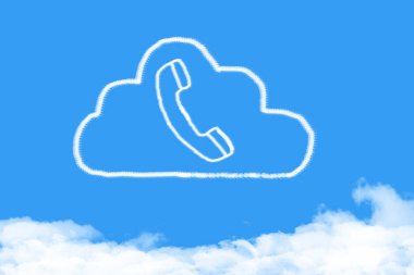 kavram bulut telefon şeklin üzerindeki mavi gökyüzü