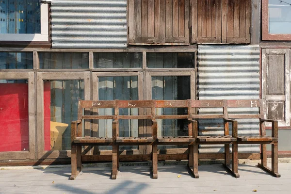 Stará Dřevěná Židle Zblízka — Stock fotografie