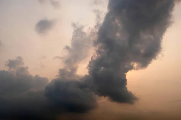 夕日や日の出の空の風景 — ストック写真