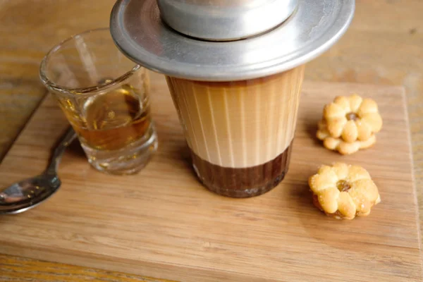 Bir Fincan Kahve Kurabiyeyi Kapatın — Stok fotoğraf
