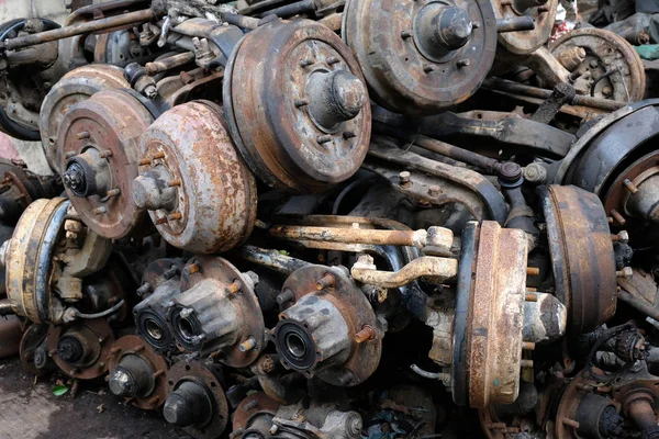 Eski araba motor parçası, grunge ve paslı makine