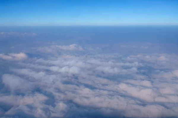 青い空雲の背景 — ストック写真