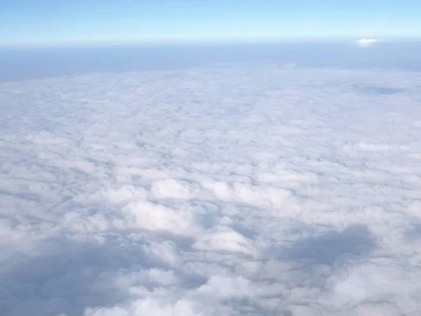 青い空雲の背景 — ストック写真