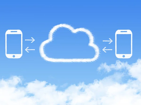 클라우드 컴퓨팅 개념입니다. 휴대 전화 연결 구름 모양 — 스톡 사진