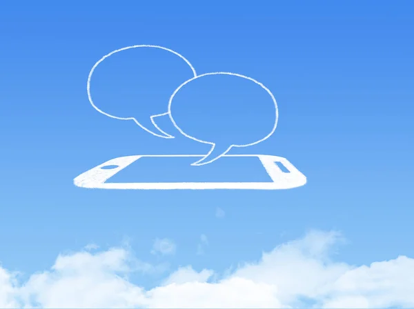 クラウドコンピューティングの概念。携帯電話のメッセージ雲の形 — ストック写真