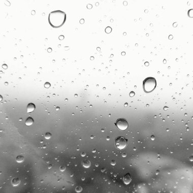 Gri arka planda su damlacıkları dokusu