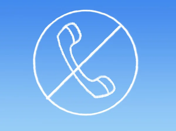 Brak kształtu telefonu w chmurze na błękitne niebo — Zdjęcie stockowe