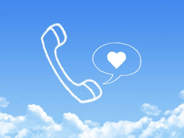 푸른 하늘에 사랑 전화 구름 모양 — 스톡 사진