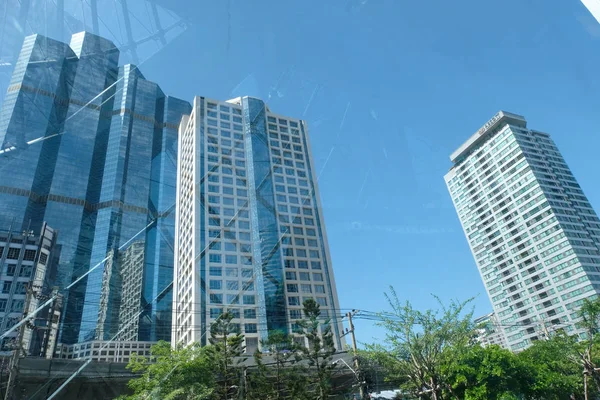 BANGKOK, THAILAND - JUNE 3, 2018: Cityscape Tower downtown blue sky in BANGKOK THAILAND — ストック写真