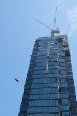 Vinç ve bina inşaat