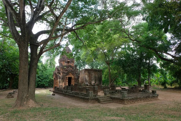 Sukhothai 'deki tarihi parkta Wat Chao Chan Tapınağı — Stok fotoğraf