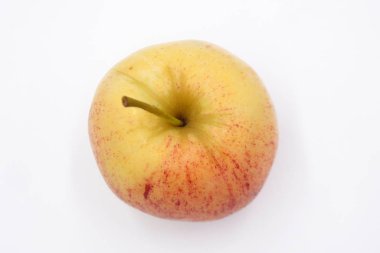 beyaz arka plan üzerinde izole kırmızı elma kadar yakın