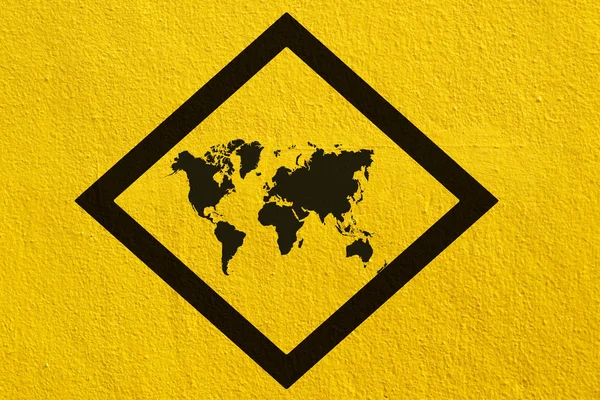 Wereld kaart tekenen op gele muur — Stockfoto