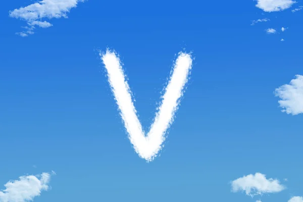 蓝天上的V字形云 — 图库照片