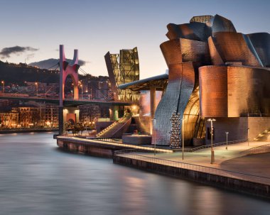 Salbeko Zubia Köprüsü ve Guggenheim Müzesi Sabah, Bilbao, İspanya