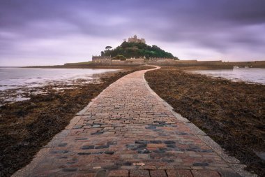 St. Michael 's Mount in the Moening, Cornwall, İngiltere
