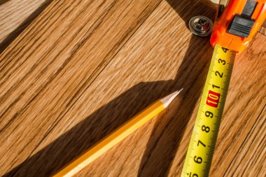 Muşamba. Ahşap doku ile döşeme örnekleri. Kesim boyutu. Yeni yıl.