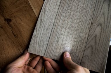 Muşamba. Ahşap doku ile döşeme örnekleri. Kesim boyutu. Yeni yıl.