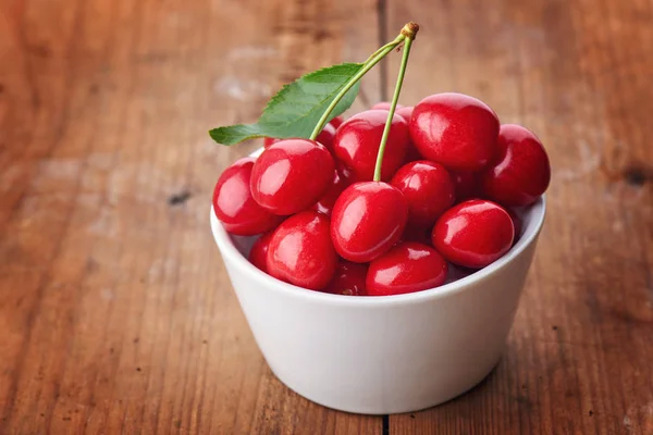 Cherry Heap Fresh Berries Wood — Stock Photo, Image
