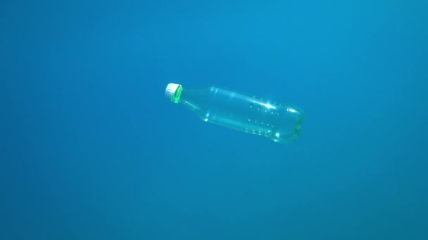 Plastflaska Flyter Havet Påse Vattnet Undervattens Globalt Problem Med Plast — Stockvideo