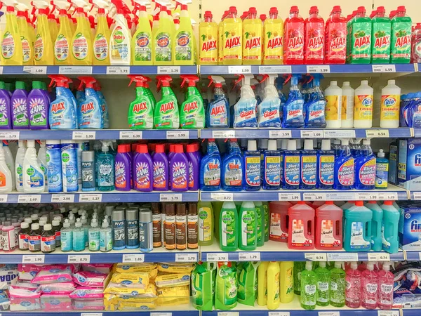 Hollanda - Leidschendam - 21 Nisan 2018: temizlik ürünleri bir mağaza.