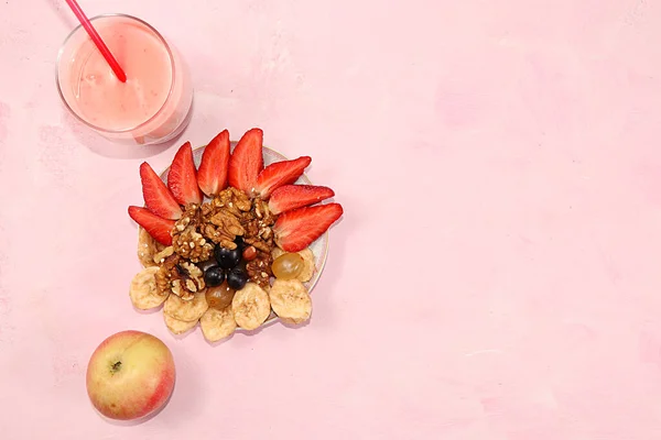 Granola Yogurt Fresh Strawberries Grapes Light Table Concept Healthy Natural — Stock Photo, Image