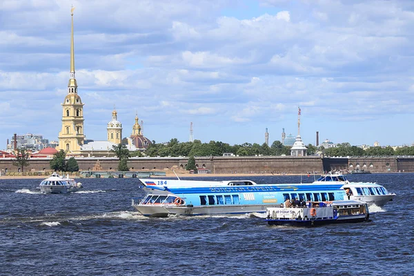 Russie Pétersbourg Juin 2019 Crachat Île Vassilievski Photo Montre Forteresse — Photo
