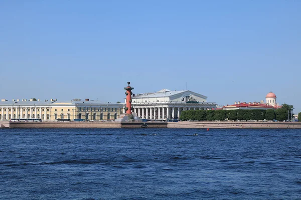 Rússia Petersburgo Junho 2019 Cuspo Ilha Vasilyevsky Foto Coluna Rostral — Fotografia de Stock