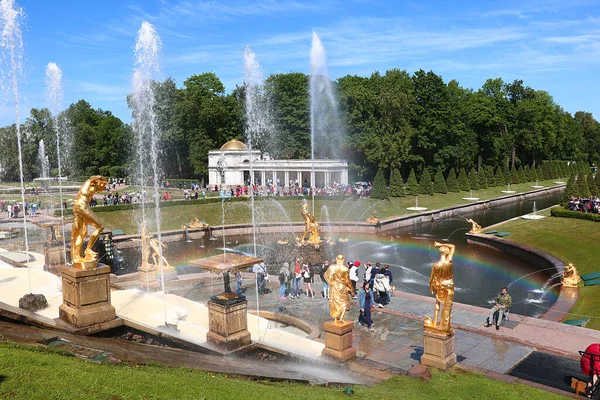 Russie Saint Pétersbourg Peterhof Juin 2018 Sur Photo Trouve Fontaine — Photo