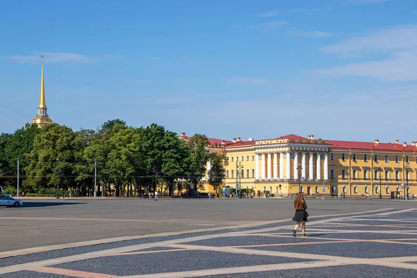 Oroszország Szentpétervár 2020 Július Palace Square Fotón Remetelak Admiralitás Épülete — Stock Fotó