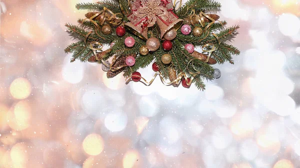 Χριστούγεννα Και Πρωτοχρονιά Φόντο Φώτα Bokeh Για Κλαδιά Διακοσμήσεις Νιφάδες — Φωτογραφία Αρχείου
