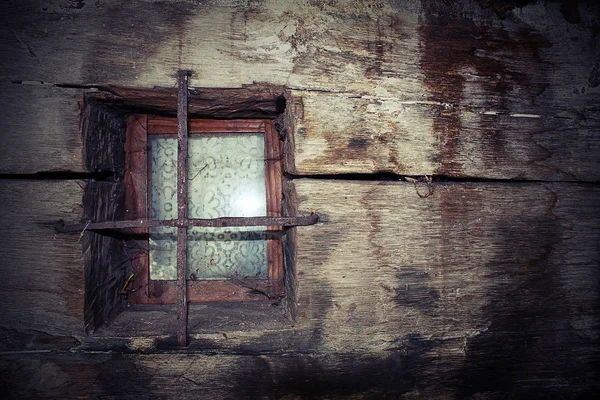 Okno Staré Roubené Chalupy Detail Texturou Dřevěné Stěny — Stock fotografie