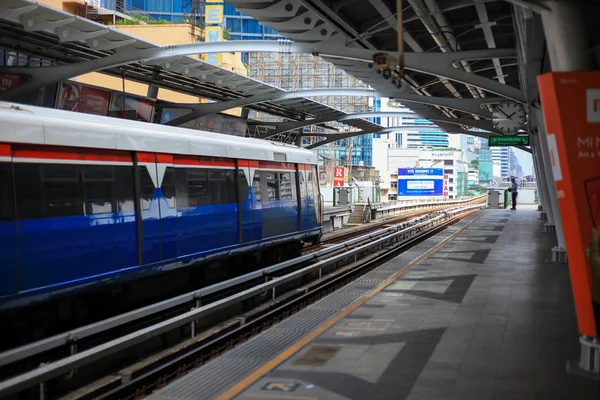 Bangkok Tailândia Outubro 2018 Bts Sky Train Estação Nana Durante — Fotografia de Stock