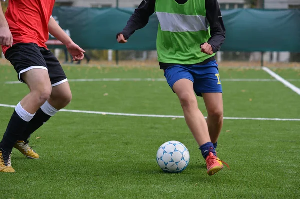 Jeunes Joueurs Football Battent Pour Ballon — Photo