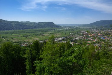 Yüce görünümünden renkli bir kuş bakışı için residentia içinde evler