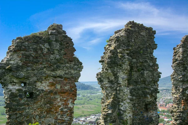 Ruínas Antigas Castelo Cidade Khust Castelo Drácula Castelo Enorme Poderoso — Fotografia de Stock