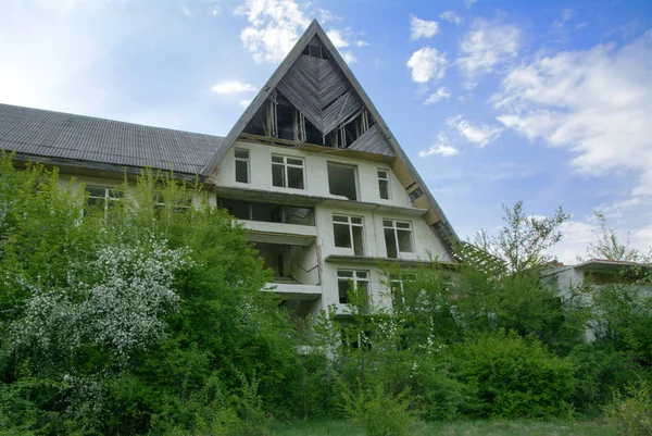 Ruins Abandoned Sanatorium Times Soviet Union Middle Dense Forest Destruction — Stock Photo, Image