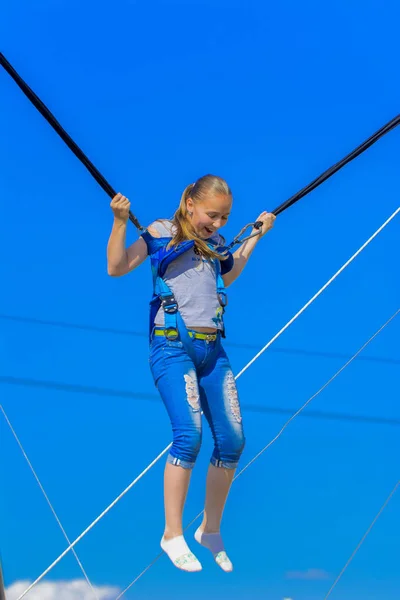 Zarechany Oekraïne Juni 2018 Kinderen Springen Een Trampoline Met Rubber — Stockfoto