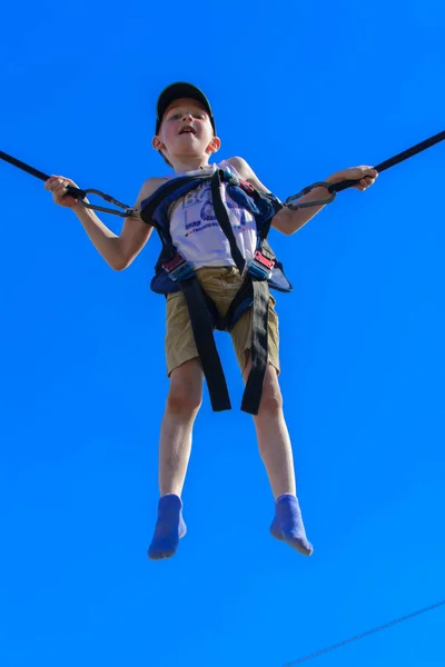 Zarechany Ukraine Juin 2018 Les Enfants Sautent Sur Trampoline Avec — Photo