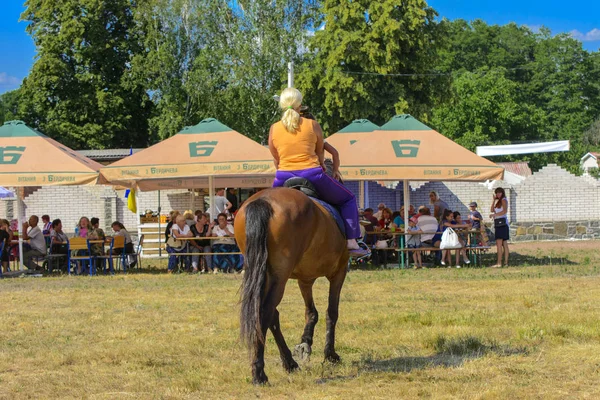 Zarechany Україна Червня 2018 Катання Конях Зустріч Жителів Фестивалі Села — стокове фото