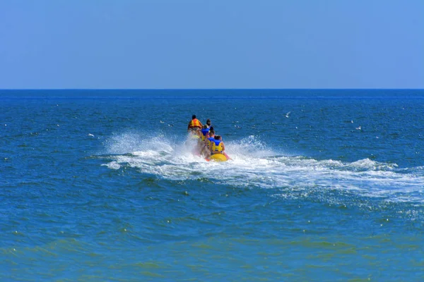 Odessa Ukraine August 2018 Tourists Having Fun Enjoy Riding Red — Stock Photo, Image