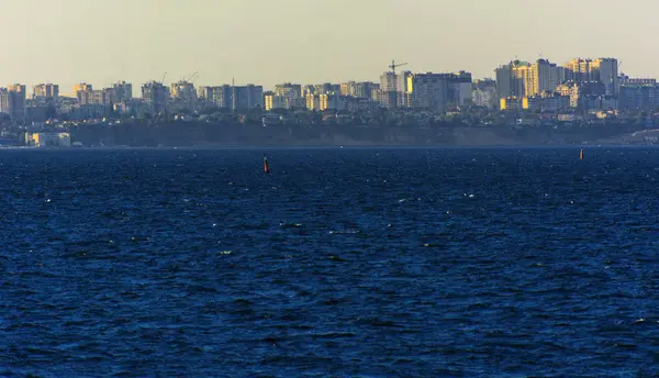 Magnífico Panorama Vista Mar Para Faixa Costeira Cidade Antes Pôr — Fotografia de Stock