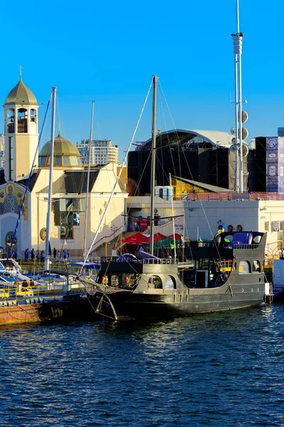 Odessa Ukraine August 2018 Prachtvolle Schneeweiße Yachten Liegen Der Nähe — Stockfoto