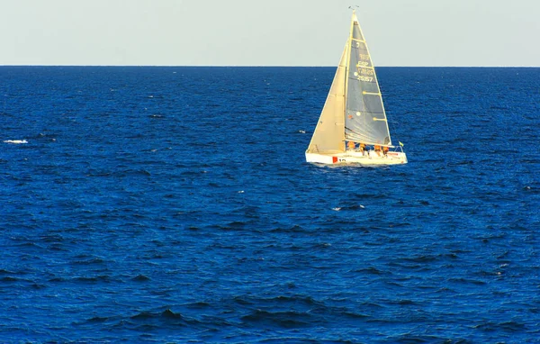 Odessa Ucraina Agosto 2018 Splendida Barca Vela Mare Aperto Sera — Foto Stock