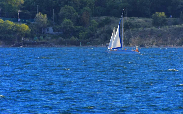 Odessa Ukraina Augusti 2018 Underbara Segelbåt Öppna Havet Kväll Mjukt — Stockfoto