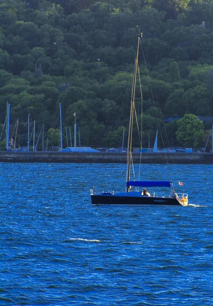 Odessa Ucraina Agosto 2018 Splendida Barca Vela Mare Aperto Sera — Foto Stock