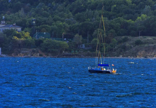 Odessa Ukraina Augusti 2018 Underbara Segelbåt Öppna Havet Kväll Mjukt — Stockfoto